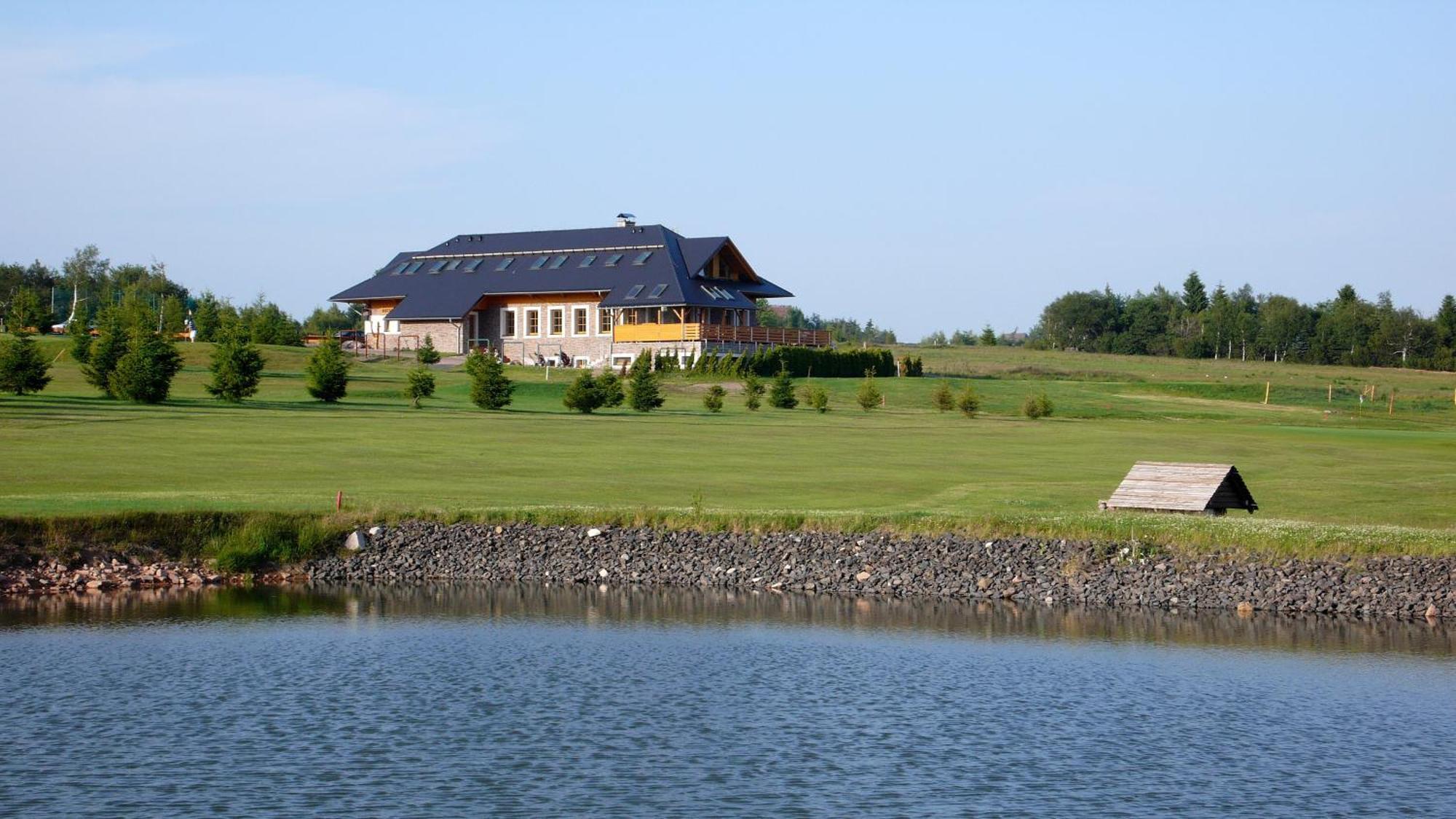 Hotel Krusnohorsky Dvur Cínovec エクステリア 写真