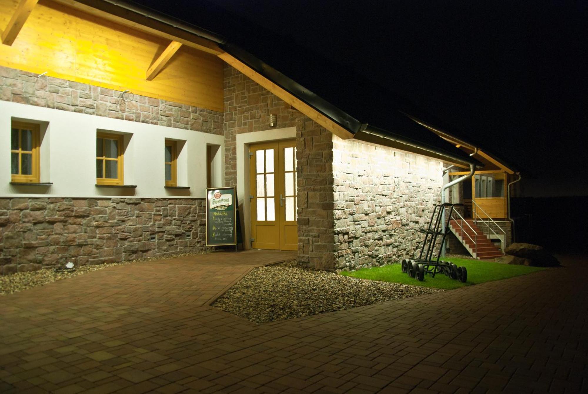 Hotel Krusnohorsky Dvur Cínovec エクステリア 写真