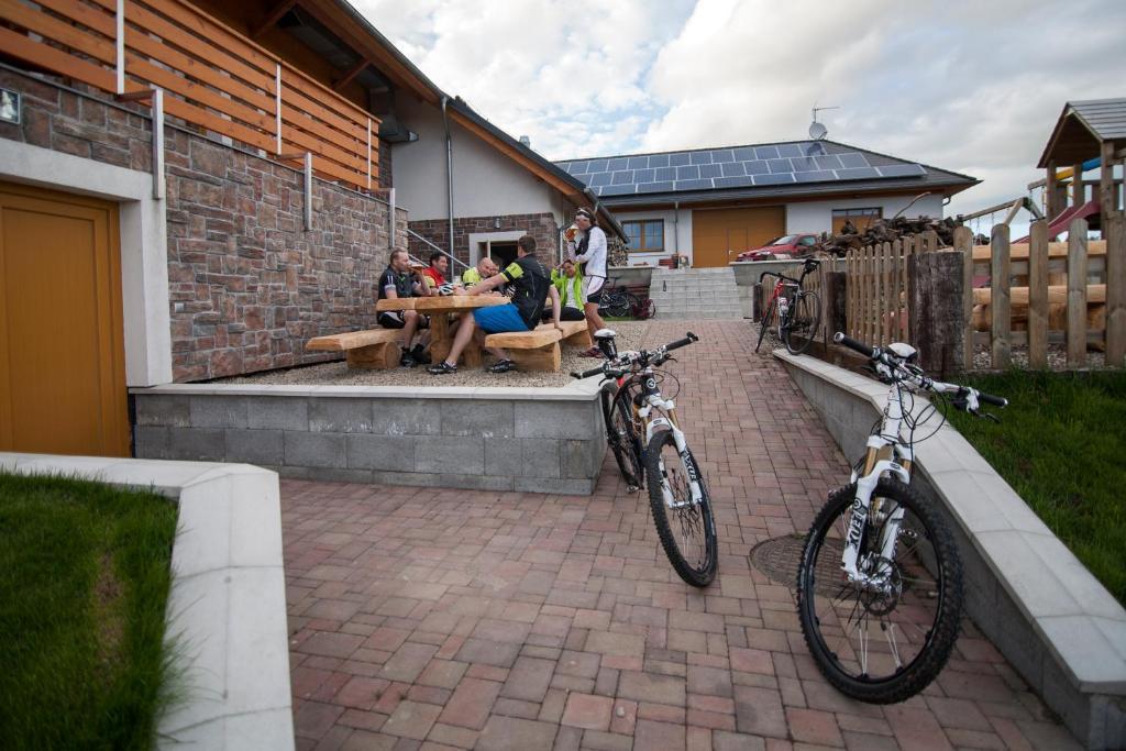 Hotel Krusnohorsky Dvur Cínovec エクステリア 写真