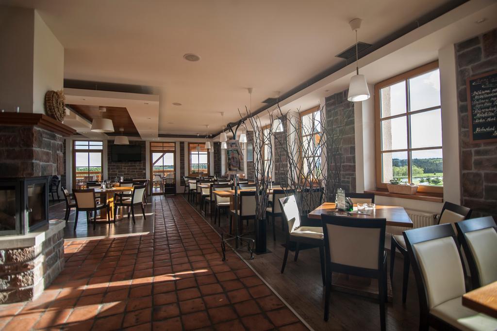 Hotel Krusnohorsky Dvur Cínovec エクステリア 写真