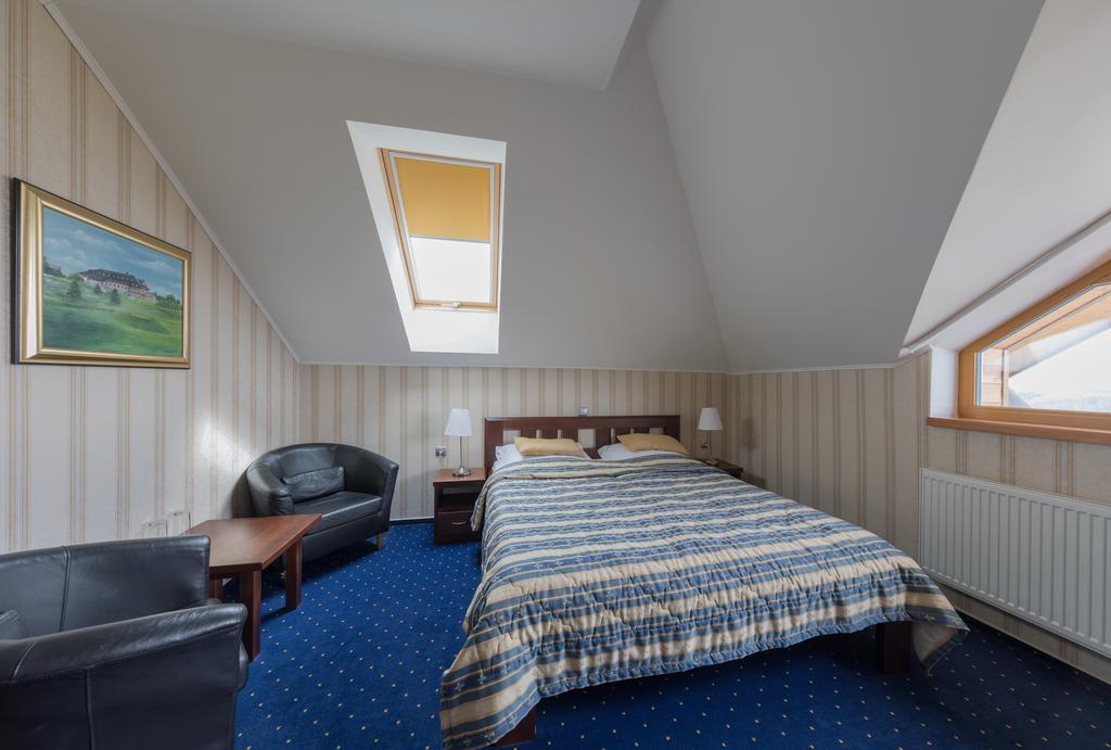 Hotel Krusnohorsky Dvur Cínovec エクステリア 写真
