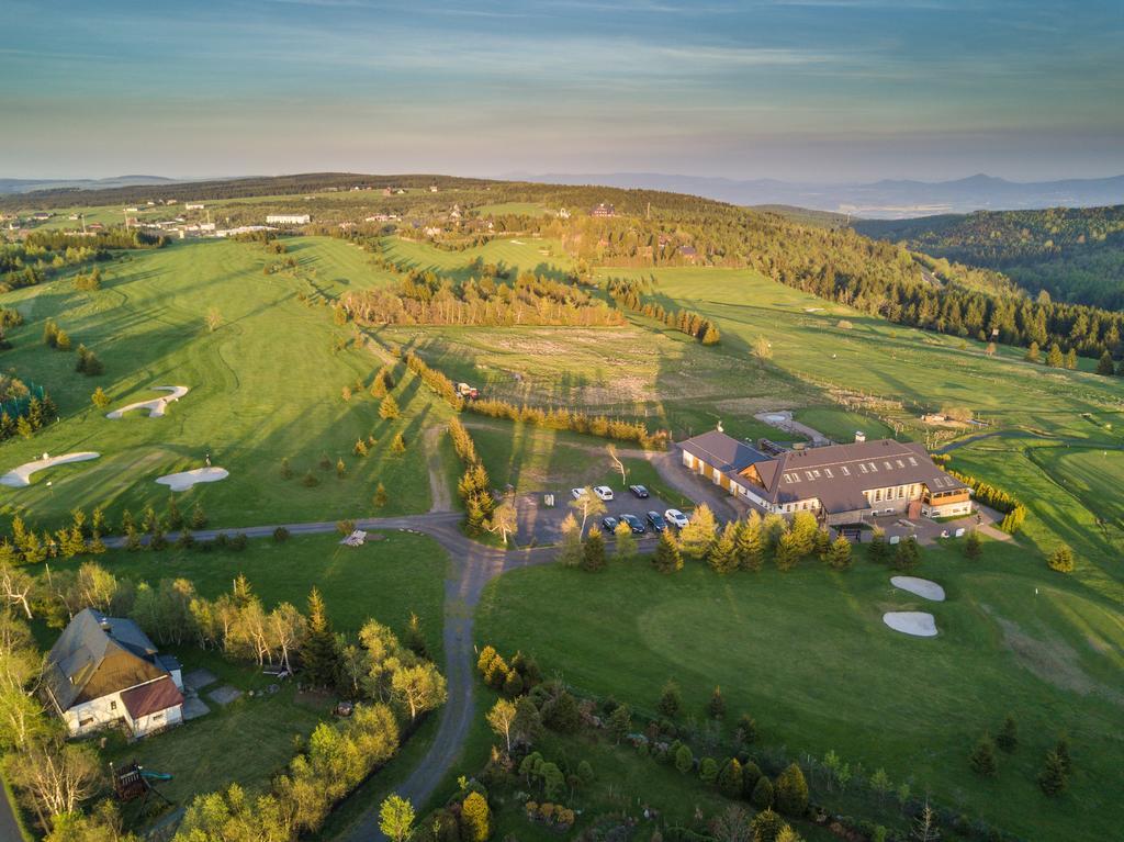 Hotel Krusnohorsky Dvur Cínovec エクステリア 写真