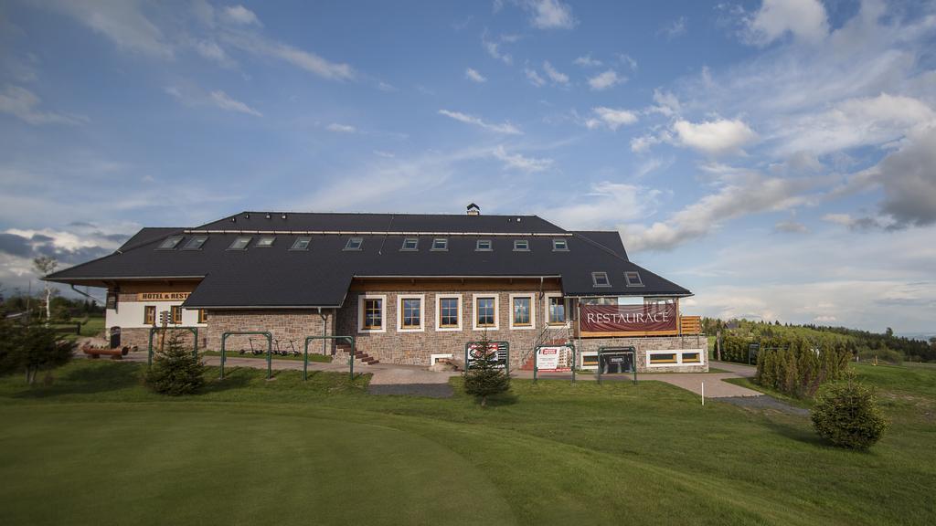 Hotel Krusnohorsky Dvur Cínovec エクステリア 写真